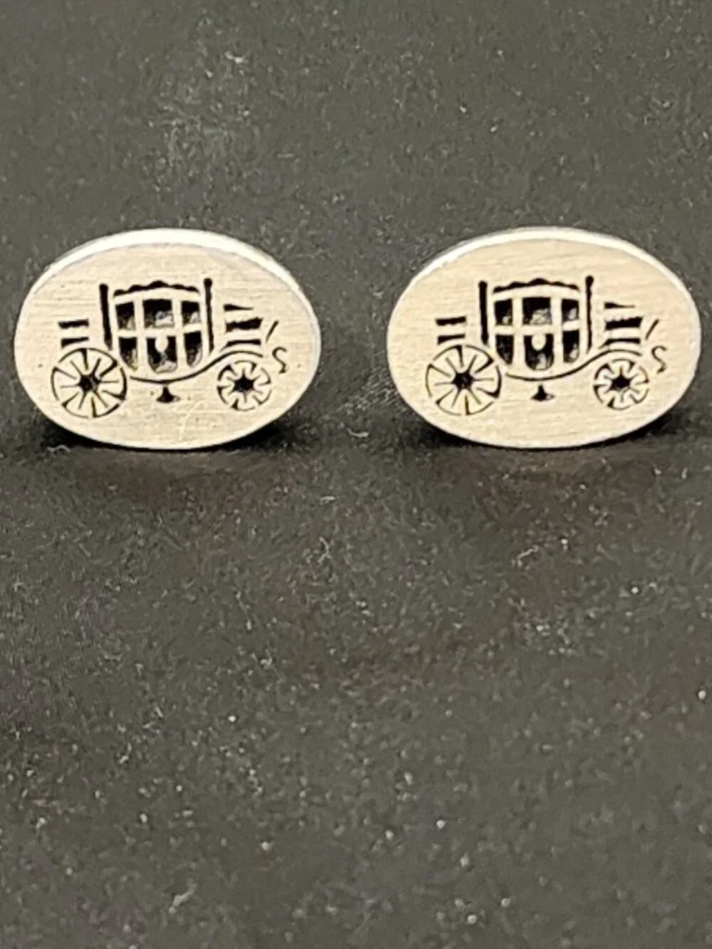 Vintage Silver-Toned Horse-Drawn Carriage Cufflinks & Tie Clip